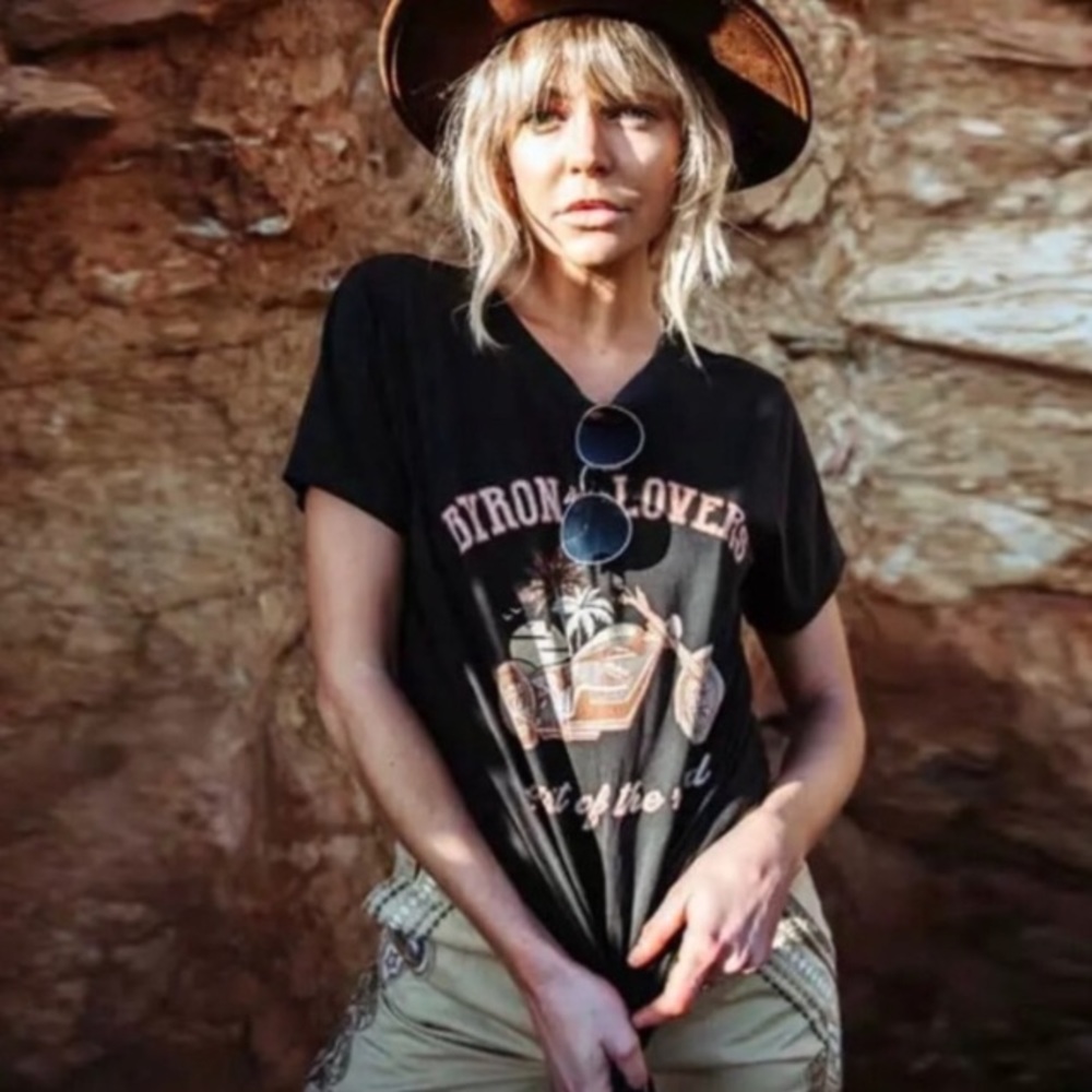 Bryon Lovers Vintage Black Tee